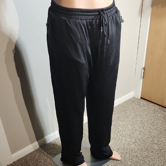 Black Heated Sweatpants for Men - Picture 6 of 12